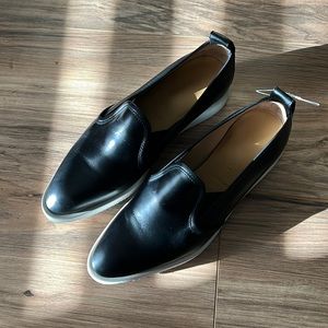 Everlane black flat loafers size 6.5 (FIT SMALL)